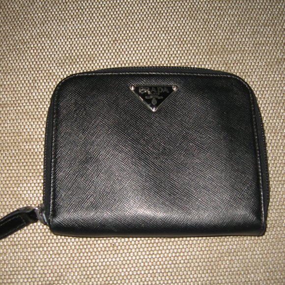❤️AUTH PRADA BLACK SUFFIANO Zip Around Double Sided Wallet ID Bills Coin - Picture 1 of 10